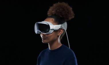 Exploring the Power of Immersion: How Apple’s Vision Pro Headset Enhances Virtual Reality Experiences